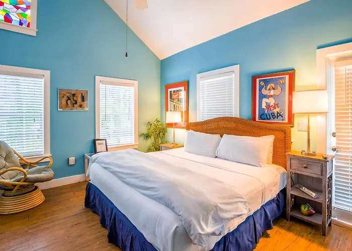 Seascape Tropical Inn (Adults Only)