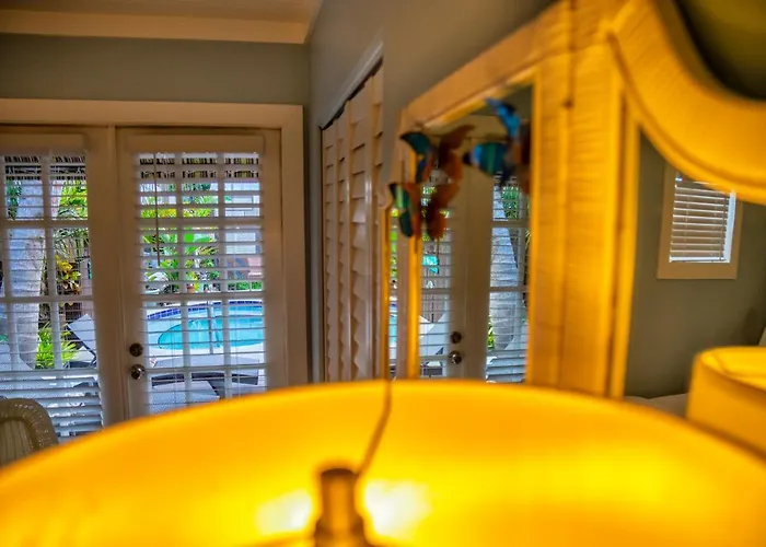 Seascape Tropical Inn (Adults Only)